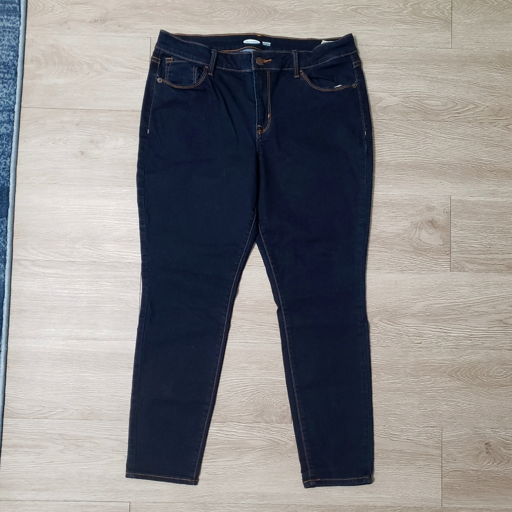 Old Navy Rockstar size 12 Short super skinny dark wash denim jean